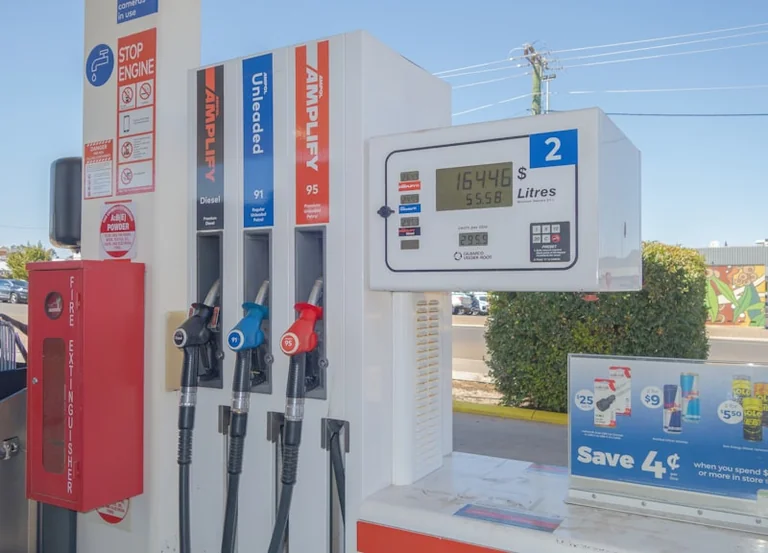 Benzin und Diesel: Freitagabend Preise richtig vergleichen