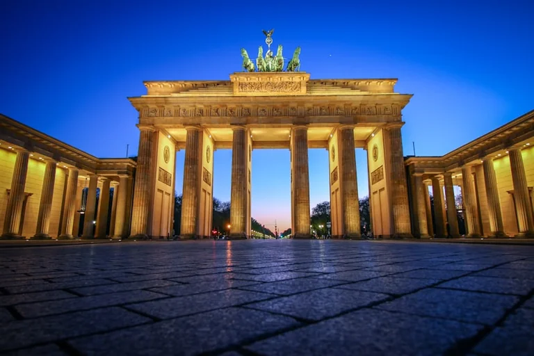 Berlin, 31. August 1990: Der Vertrag zur deutschen Einheit