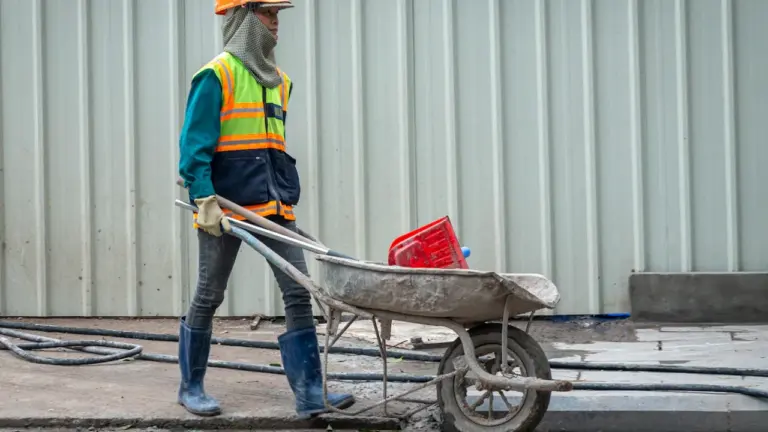 DWD-Hitzewarnung: Morgens Lage prüfen, Arbeit und Zuhause schützen