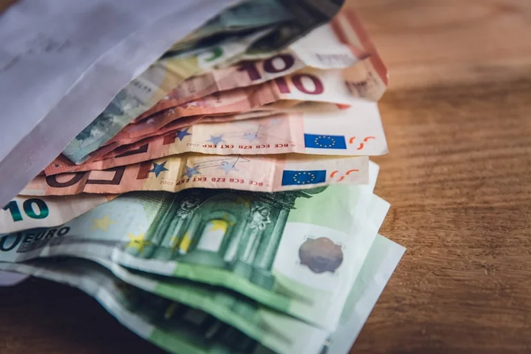 EZB-Zinsentscheid am 10. September: Folgen für Sparer und Kredite