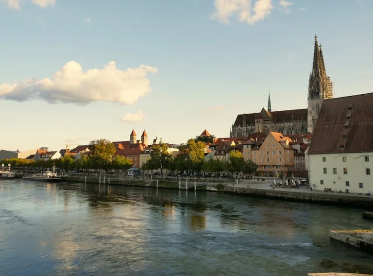 Von Drachen, Krabben und einem blauen Esel: 25.8. in Regensburg