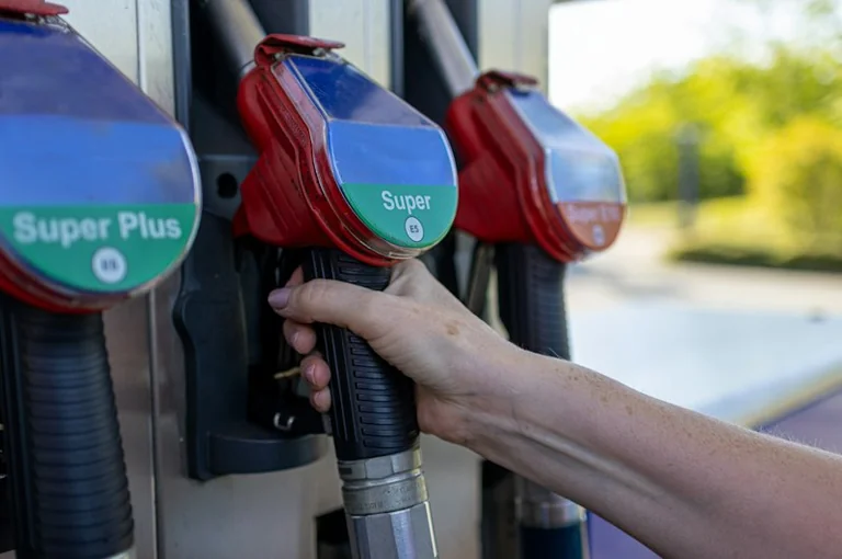Benzin und Diesel am Sonntag richtig vergleichen
