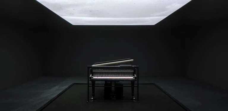 Sakamoto in Berlin: „seeing sound, hearing time“ ab 11.9.