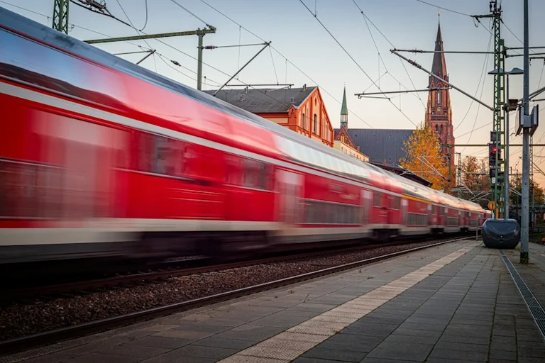 Deutschlandticket: Preis und Kündigungsfrist vor November prüfen