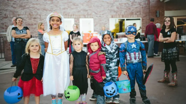 Halloween 2026: Sicher mit Kindern von Tür zu Tür